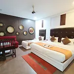 Hotel Heritage Home Walking 1 Minuit From R K Ashram Metro Station
