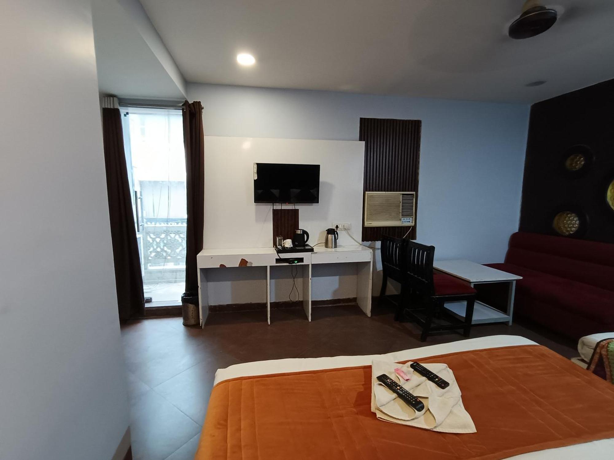 Heritage Walking 1 Minuit From R K Ashram Metro Station Hotel