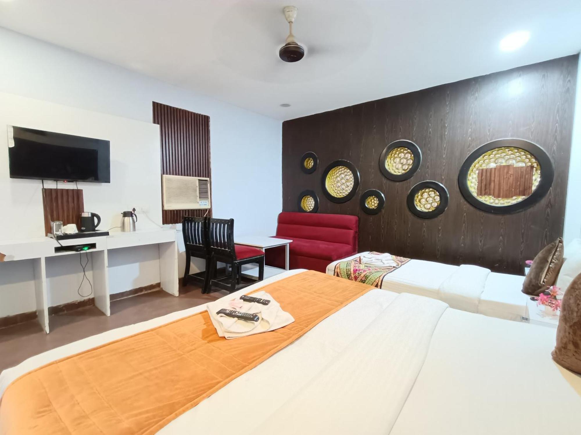Heritage Walking 1 Minuit From R K Ashram Metro Station Hotel